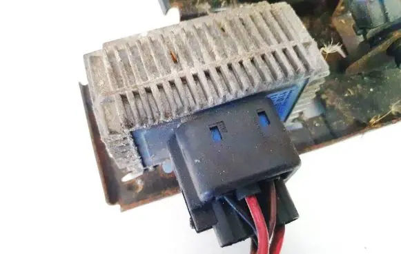 Opel Zafira A Glow plug pre-heat relay 55353011 51299014