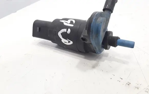 Mercedes-Benz A W169 Windscreen/windshield washer pump 2108691021