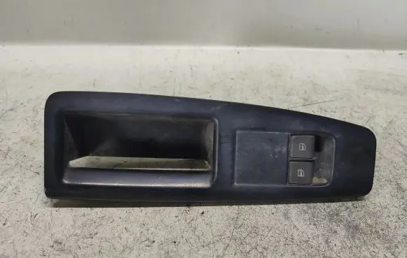 Volkswagen Polo IV 9N3 Electric window control switch