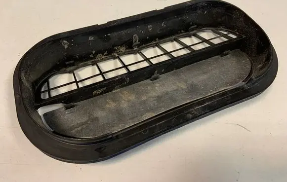 Audi A5 Quarter panel pressure vent 6R0819465B
