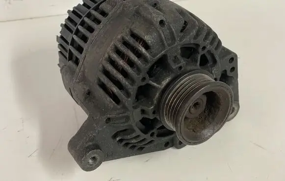 Audi A4 S4 B5 8D Generator/alternator 012432503690A