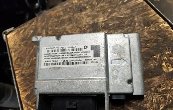 Jeep Cherokee III KJ Airbag control unit/module P56010501AE