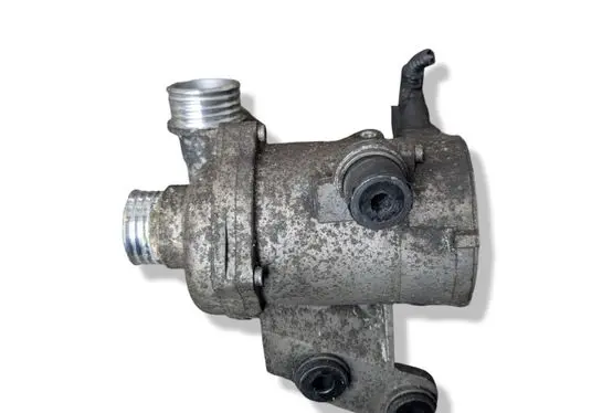 BMW 3 E90 E91 Water pump 11517586929 7586929