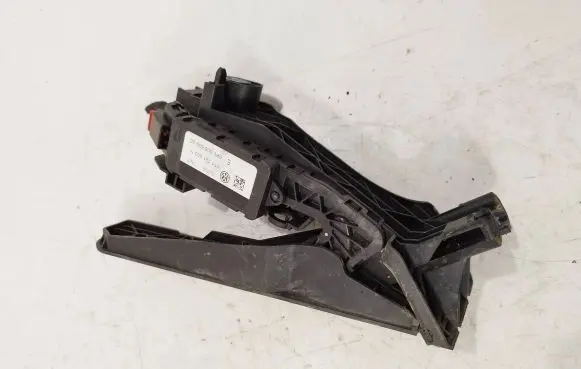 Volkswagen Touran I Accelerator throttle pedal 1T1721503H 6PV00868900