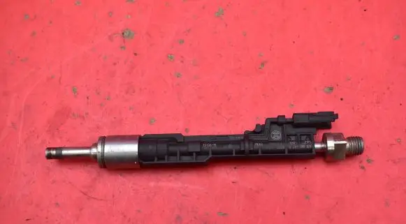 BMW X1 E84 Fuel injector 13647597870