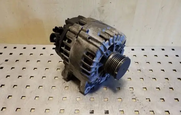 Peugeot 5008 Generator/alternator 9646065480 2605546F TG15C134