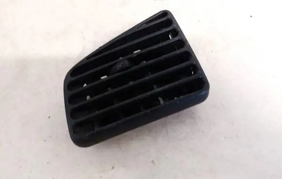 Volkswagen PASSAT B4 Dash center air vent grill 3a1819719