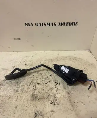 Nissan Almera Tino Accelerator throttle pedal 18002