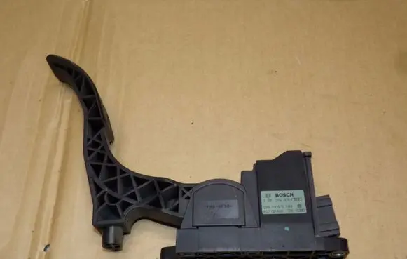 Volkswagen Polo Accelerator throttle pedal 0281002378