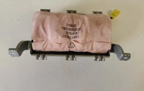 Lexus RC Passenger airbag 1102370