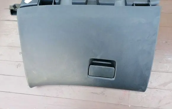Opel Astra J Glove box