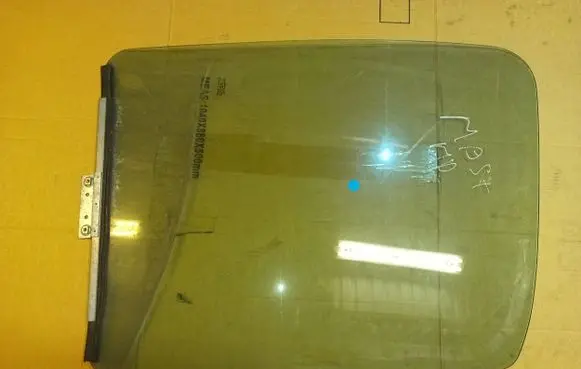 Renault Master II Front door window glass four-door