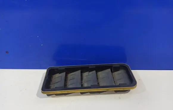Volvo V60 Quarter panel pressure vent 8623444