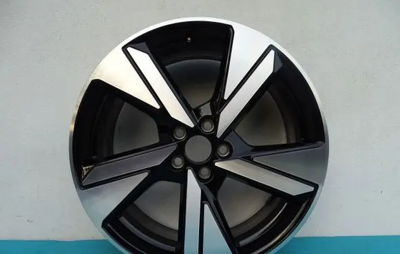 Seat Ibiza IV (6J,6P) R18 alloy rim 6F0071498A