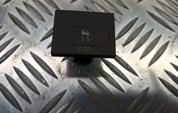 Ford Focus ESP (stability program) switch 3M5T-2C418BE