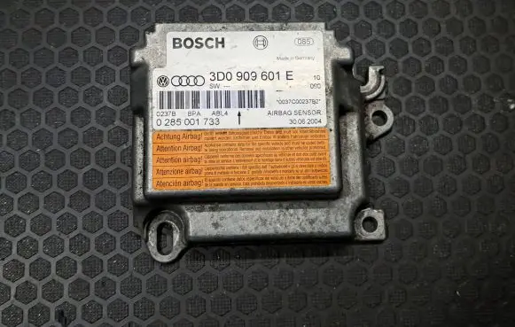 Volkswagen Touareg I Airbag control unit/module 3D0909601E 0037C002378 0285001733