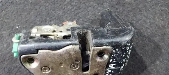 Chrysler Voyager Front door lock