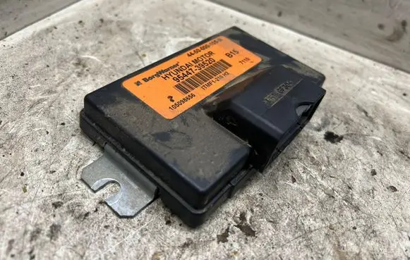 Hyundai Santa Fe Transfer box differential control unit 9544739520