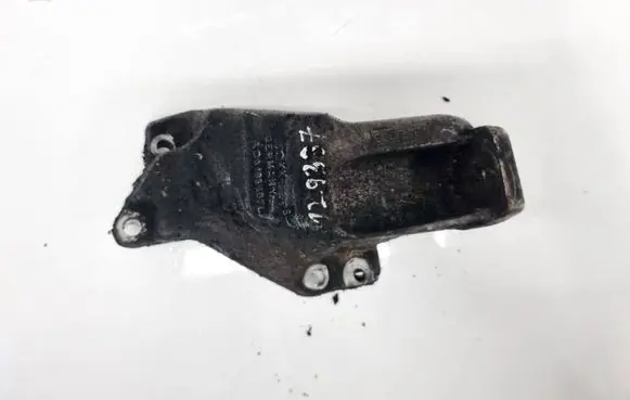 Audi A4 S4 B5 8D Engine mounting bracket 8D0199307L