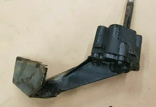 Volkswagen Golf I Oil pump 055115153B
