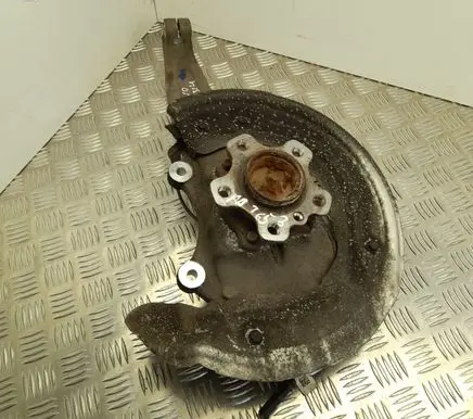 BMW 5 G30 G31 Front wheel hub 653DP