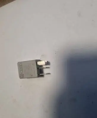 Volkswagen Touran I Other relay 1K0951253 V23374A1601X004