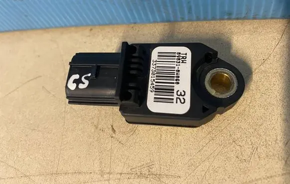 Toyota Avensis T270 Airbag deployment crash/impact sensor 898310W060