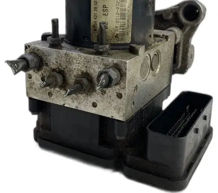 Mercedes-Benz C W204 Master brake cylinder a2044313912 a2045453832 10.0212-0321.4