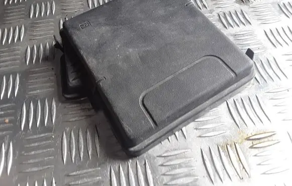 Renault Scenic III - Grand scenic III Fuse box cover 284040002