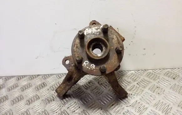 Toyota Avensis T220 Front wheel hub