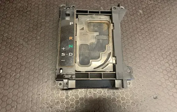 Lexus IS 220D-250-350 Gear shift selector indicator 