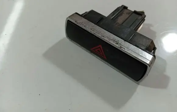 Ford Mondeo MK IV Hazard light switch BS7Talrva