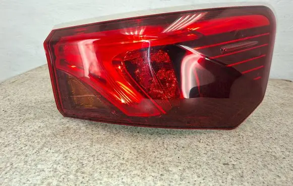 Toyota Avensis T270 Rear/tail lights 14080 L90055004 8155005310