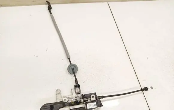 Volvo V40 Rear door lock 31440393 933386111
