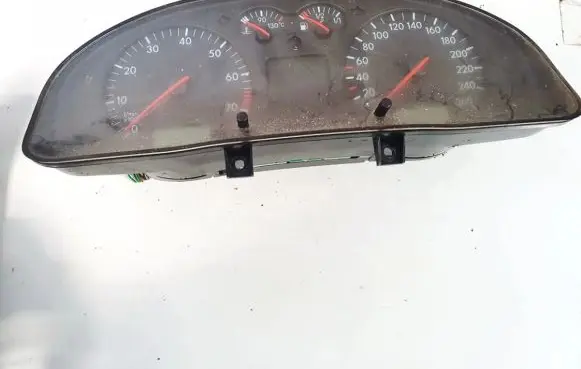 Volkswagen PASSAT B5 Speedometer (instrument cluster) 3b00919881f 88311245