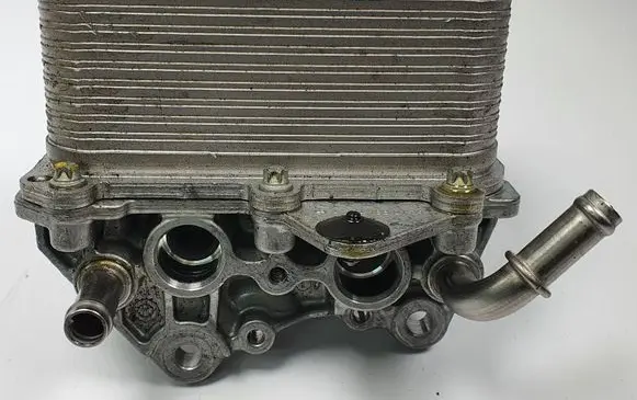 Mercedes-Benz C W205 Engine oil radiator A2741880139