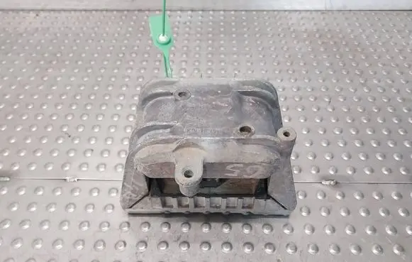 Volkswagen Golf V Engine mounting bracket 1K0199262J