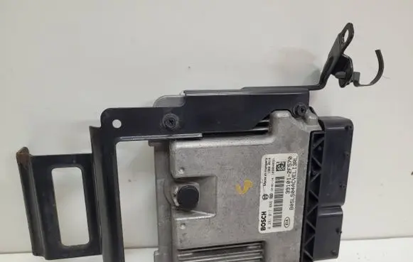 KIA Sportage Engine control unit/module 391012F570 1039S48321 0281017046