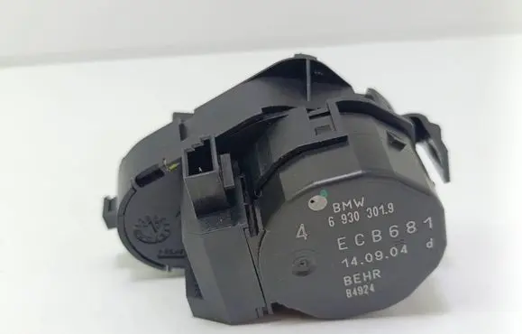BMW 5 E60 E61 Air flap motor/actuator 6930301