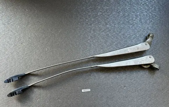 Nissan Patrol 160 Front wiper blade arm 28880C7160 28880C6060
