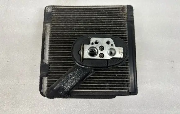 Volkswagen PASSAT B7 Air conditioning (A/C) radiator (interior) 