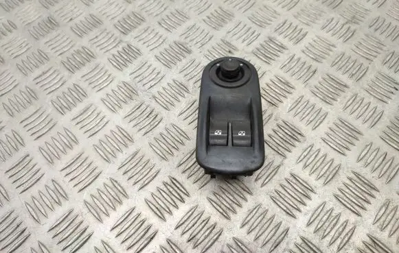 Opel Vivaro Electric window control switch 8200011867 8200002442