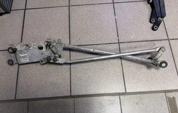Volkswagen Touareg I Front wiper linkage 7L6955023B 3397021094