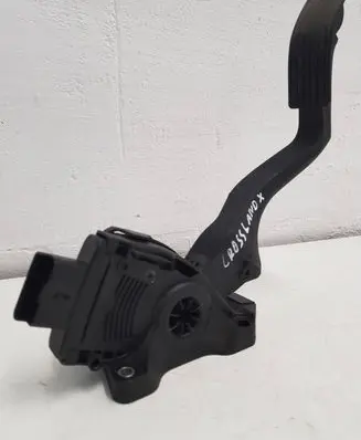 Opel Crossland X Accelerator throttle pedal 3637657