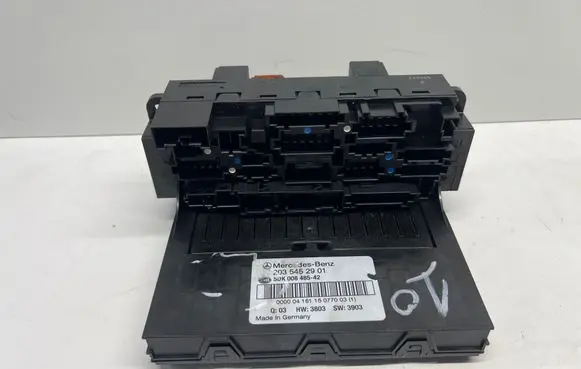 Mercedes-Benz C W203 Fuse module 2035452901 5DK00848542