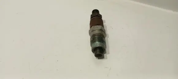 Toyota Land Cruiser (BJ70) Fuel injector