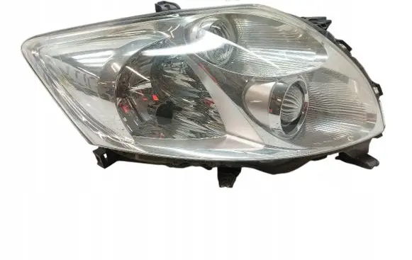 Toyota Auris 150 Headlight/headlamp 8111002470