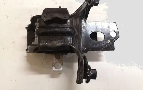 Skoda Roomster (5J) Engine mount bracket 6Q0199555