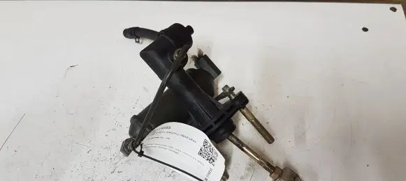 KIA Sorento Clutch slave cylinder 
