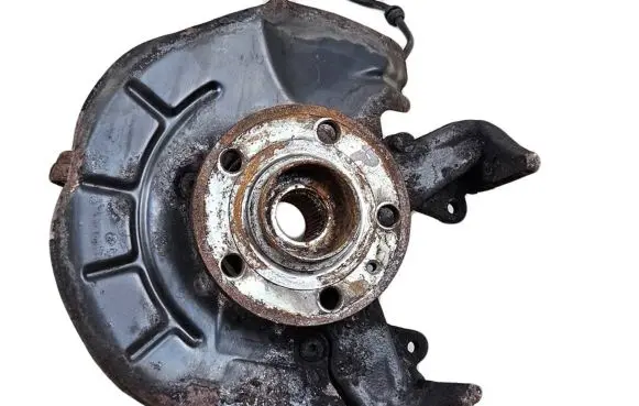 Skoda Fabia Mk2 (5J) Front wheel hub spindle knuckle